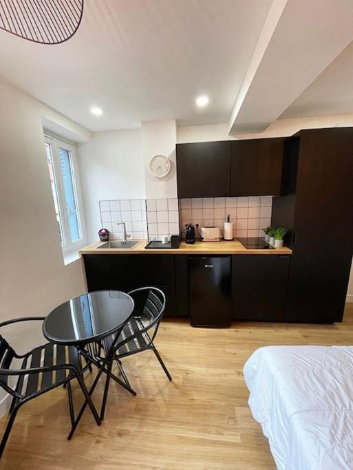 Flowers - Metro - Wifi Apartment